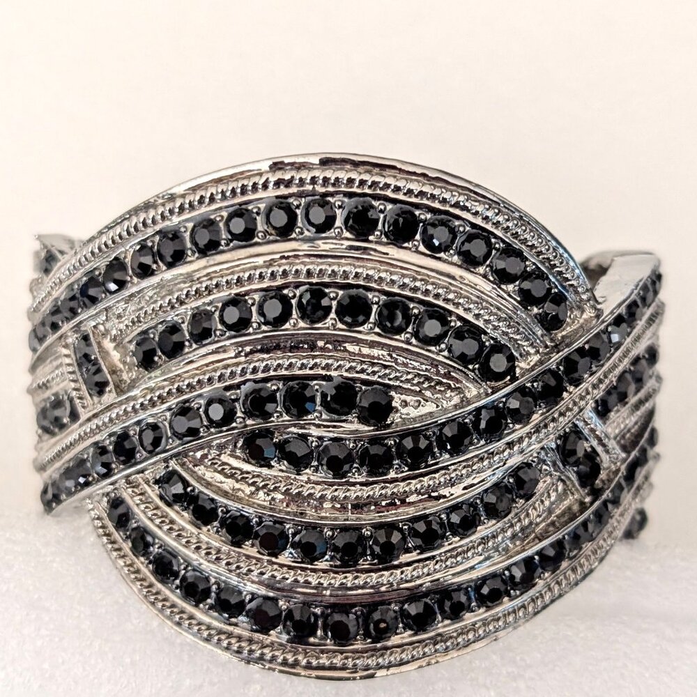 Gray metal hinge closure bracelet with black bead detail - Picture 12 of 14